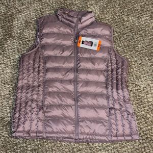 NWT 32 Degree Heat Vest (XXL)